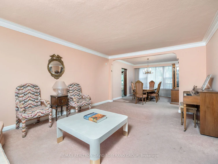 34 Sultana Avenue, Toronto, ON, M6A 1T1 - 3