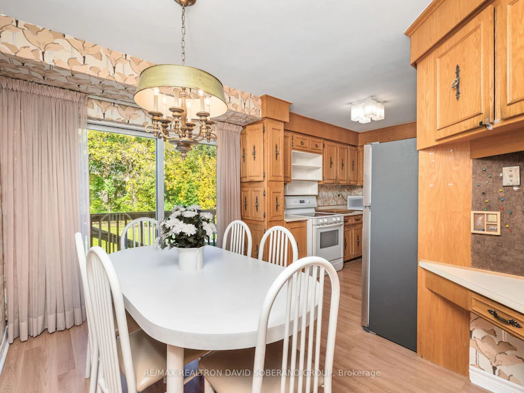 34 Sultana Avenue, Toronto, ON, M6A 1T1 - 7