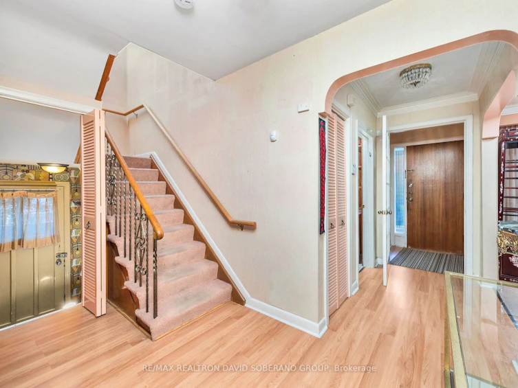 34 Sultana Avenue, Toronto, ON, M6A 1T1 - 10