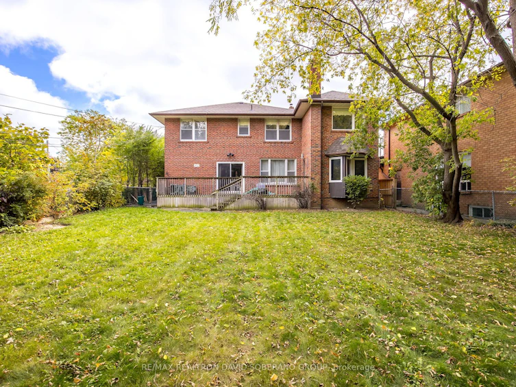 34 Sultana Avenue, Toronto, ON, M6A 1T1 - 26