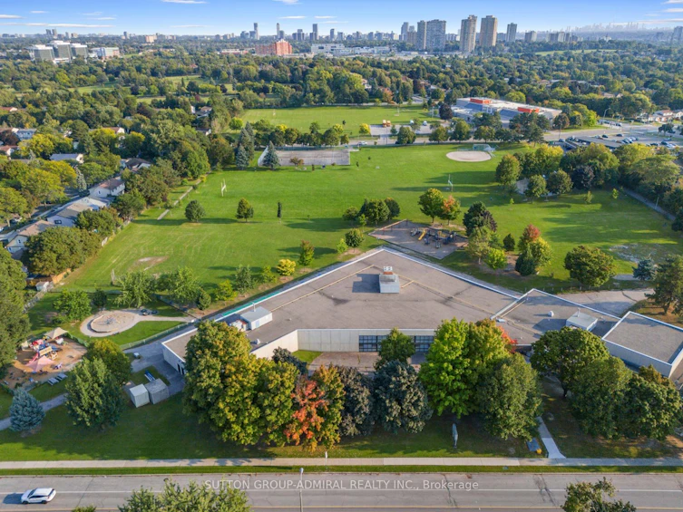 91 Hollyberry Tr, Toronto, ON, M2H 2N9 - 38