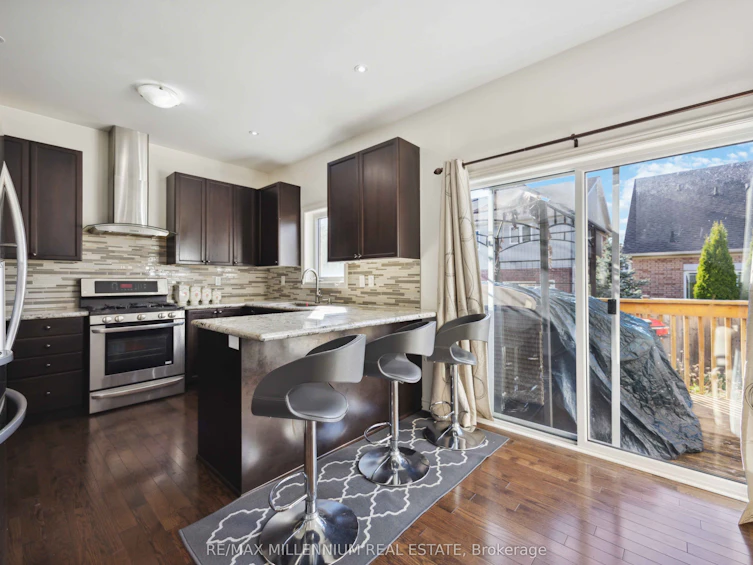 31 Rushlands Crescent, Whitby, ON, L1R 0J8 - 3