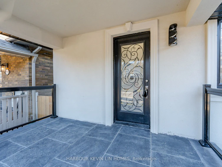 105 Westlake Avenue, Toronto, ON, M4C 4R3 - 5