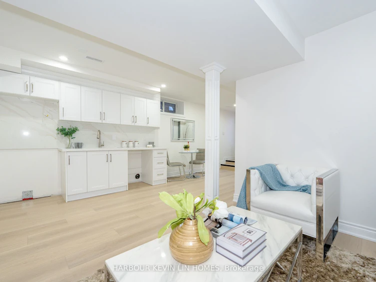 105 Westlake Avenue, Toronto, ON, M4C 4R3 - 32