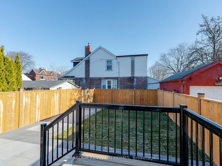 105 Westlake Avenue, Toronto, ON, M4C 4R3 - 34