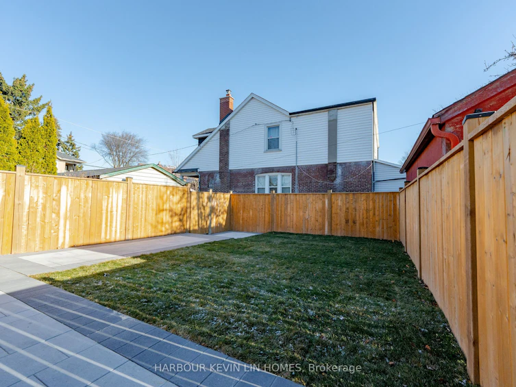 105 Westlake Avenue, Toronto, ON, M4C 4R3 - 35