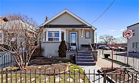 527 Victoria Park Avenue, Toronto, ON, M4C 5H2