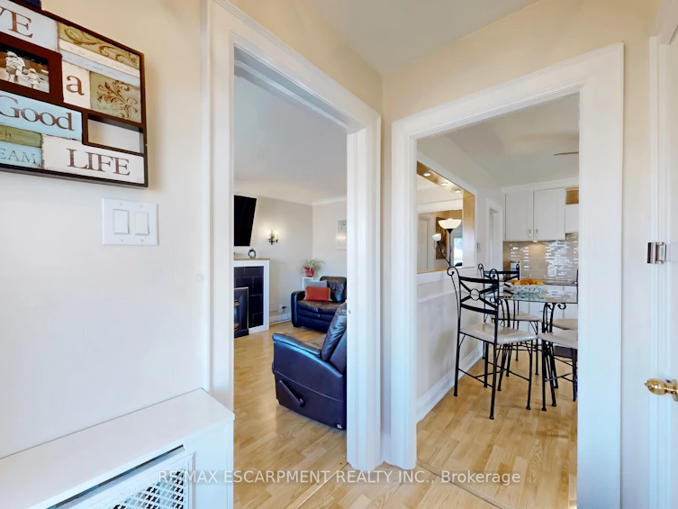 527 Victoria Park Avenue, Toronto, ON, M4C 5H2 - 6