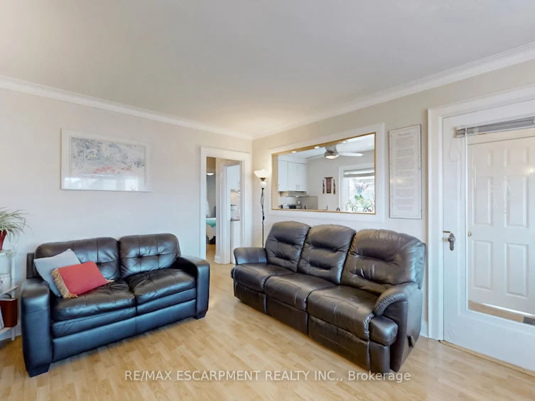 527 Victoria Park Avenue, Toronto, ON, M4C 5H2 - 12