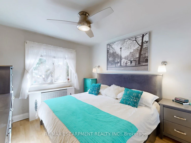 527 Victoria Park Avenue, Toronto, ON, M4C 5H2 - 15