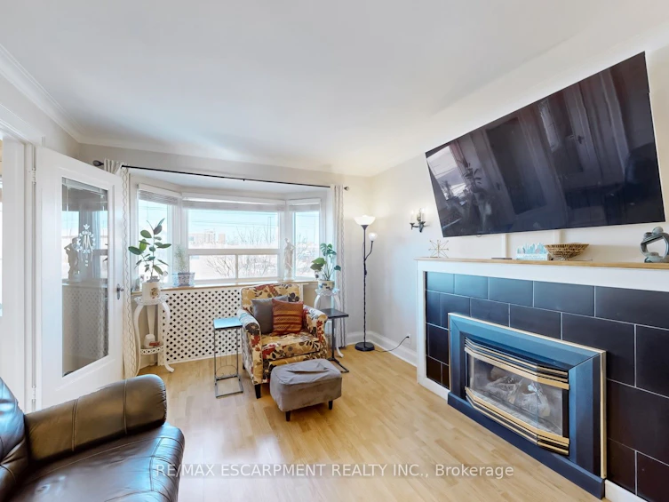 527 Victoria Park Avenue, Toronto, ON, M4C 5H2 - 11