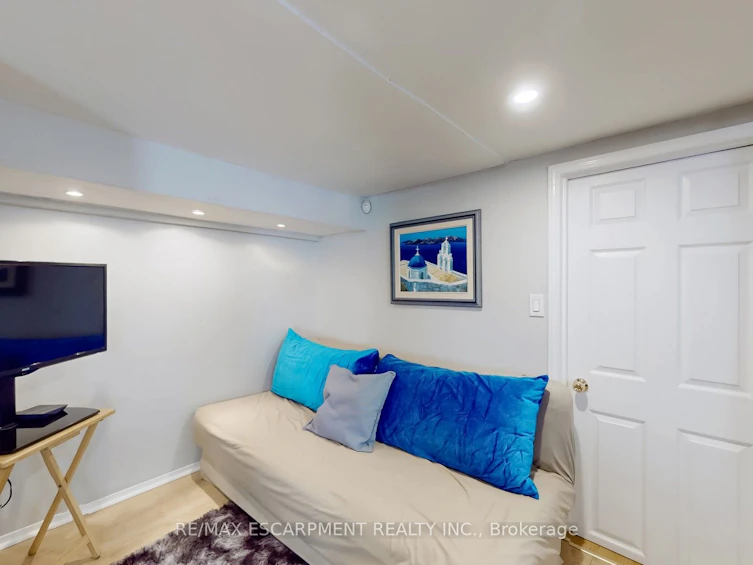 527 Victoria Park Avenue, Toronto, ON, M4C 5H2 - 30