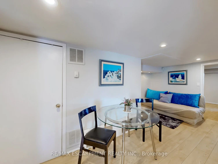 527 Victoria Park Avenue, Toronto, ON, M4C 5H2 - 24