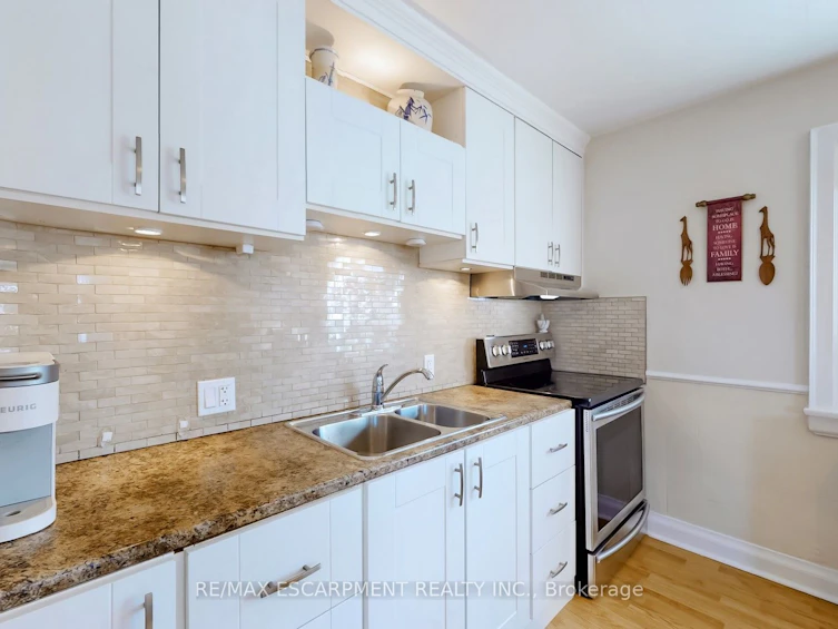 527 Victoria Park Avenue, Toronto, ON, M4C 5H2 - 8