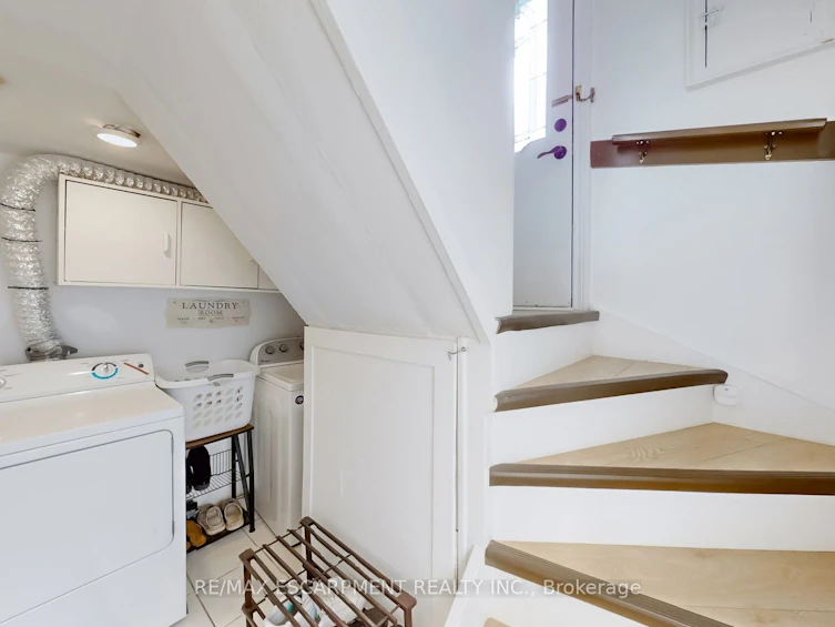 527 Victoria Park Avenue, Toronto, ON, M4C 5H2 - 23