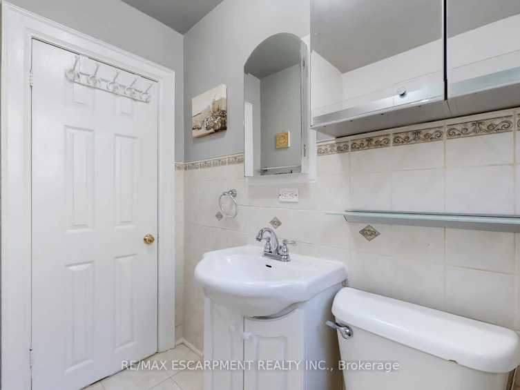 527 Victoria Park Avenue, Toronto, ON, M4C 5H2 - 20