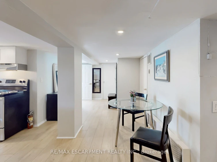 527 Victoria Park Avenue, Toronto, ON, M4C 5H2 - 25
