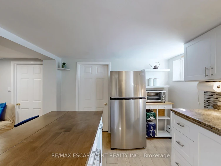 527 Victoria Park Avenue, Toronto, ON, M4C 5H2 - 27