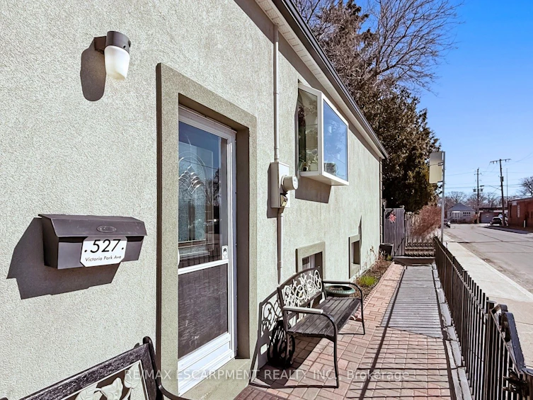 527 Victoria Park Avenue, Toronto, ON, M4C 5H2 - 38