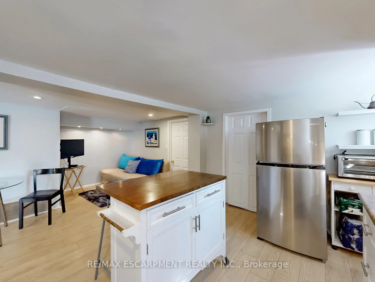 527 Victoria Park Avenue, Toronto, ON, M4C 5H2 - 29