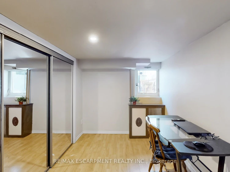 527 Victoria Park Avenue, Toronto, ON, M4C 5H2 - 36