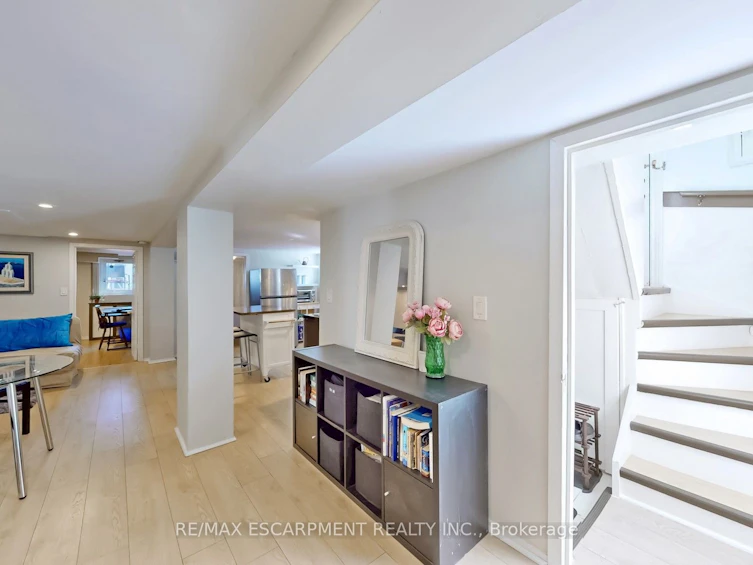 527 Victoria Park Avenue, Toronto, ON, M4C 5H2 - 21