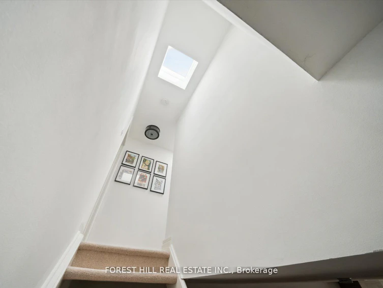 Th3-10 Buller Avenue, Toronto, ON, M4L 1C1 - 19