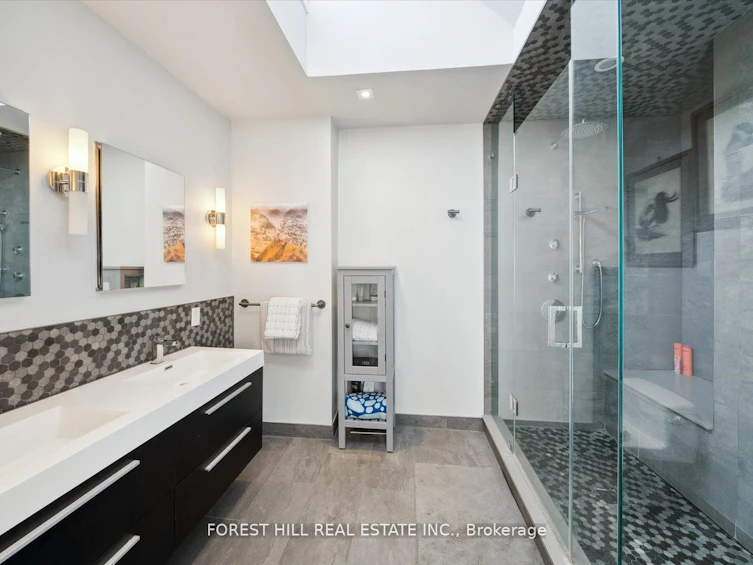 Th3-10 Buller Avenue, Toronto, ON, M4L 1C1 - 23