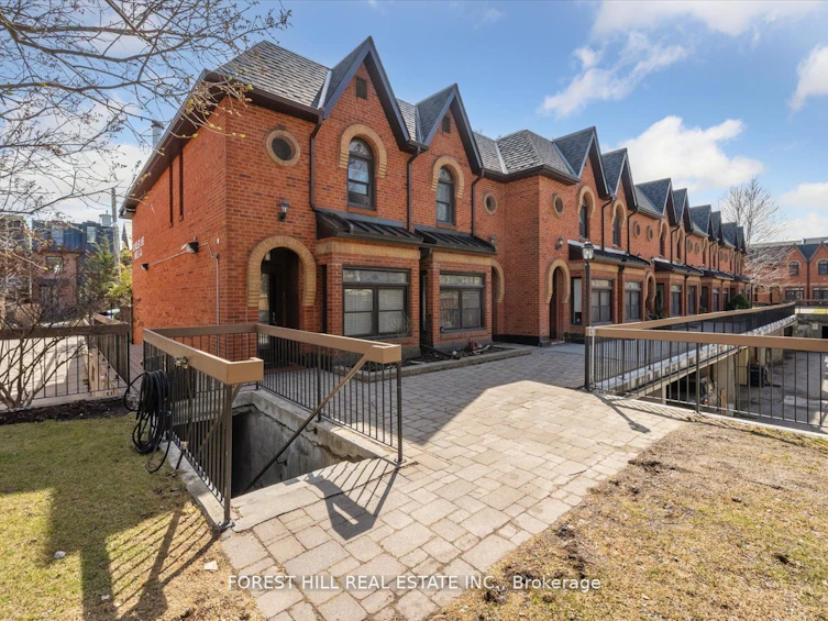 Th3-10 Buller Avenue, Toronto, ON, M4L 1C1 - 2