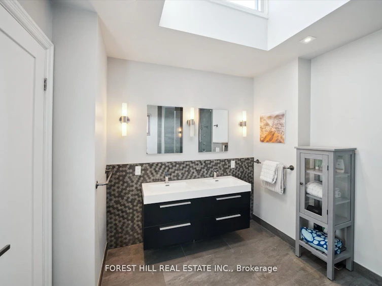 Th3-10 Buller Avenue, Toronto, ON, M4L 1C1 - 24