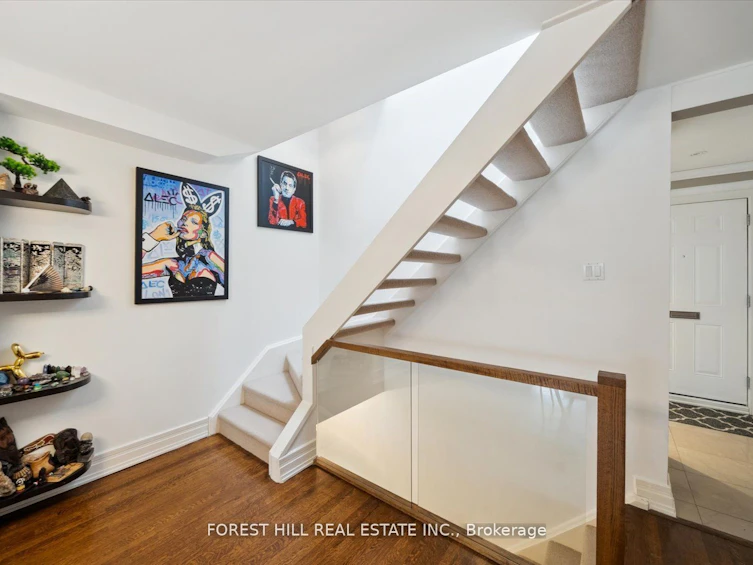 Th3-10 Buller Avenue, Toronto, ON, M4L 1C1 - 18