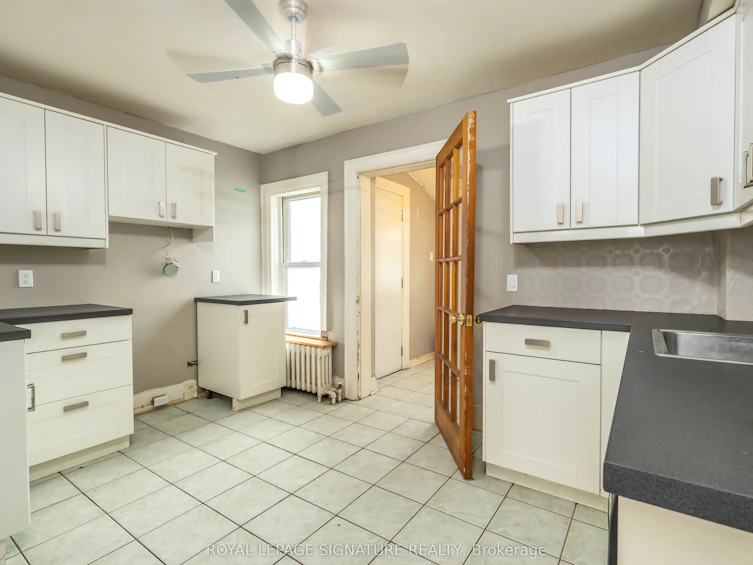 38 Bonnie Brae Boulevard, Toronto, ON, M4J 4N2 - 6