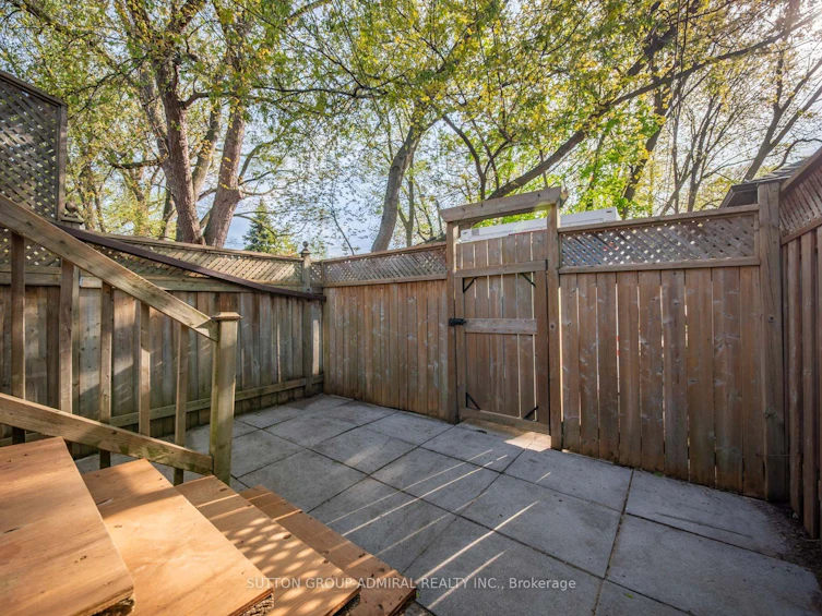 344 Logan Avenue, Toronto, ON, M4M 2N7 - 40