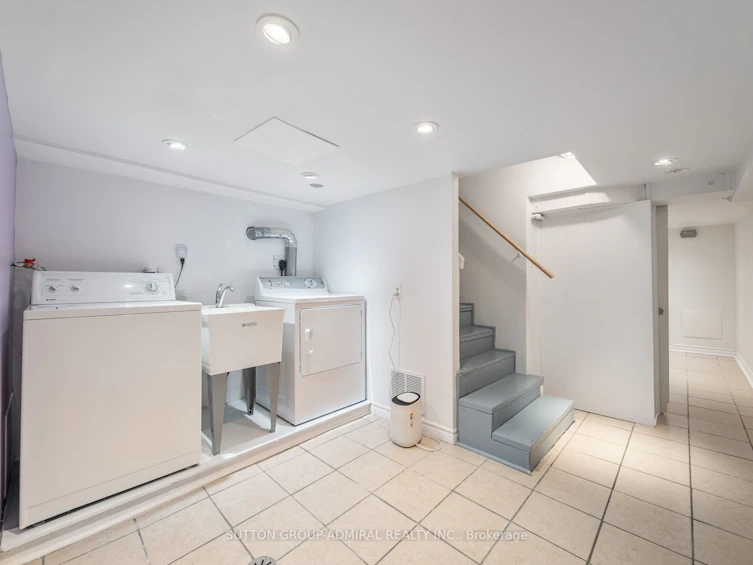 344 Logan Avenue, Toronto, ON, M4M 2N7 - 31