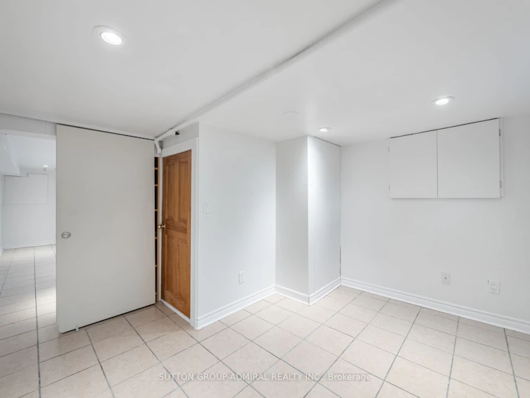 344 Logan Avenue, Toronto, ON, M4M 2N7 - 35