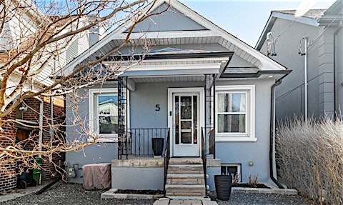 5 Thyra Avenue, Toronto, ON, M4C 5G4