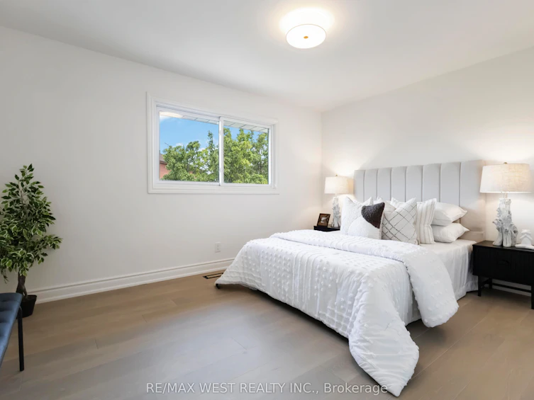 54 Elmartin Drive, Toronto, ON, M1W 3C5 - 18