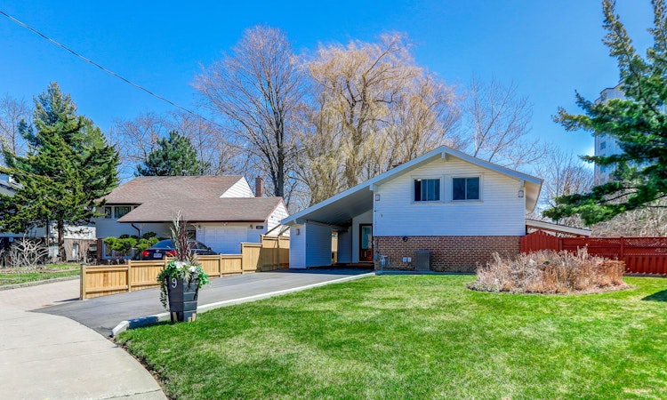 9 Ladysbridge Drive