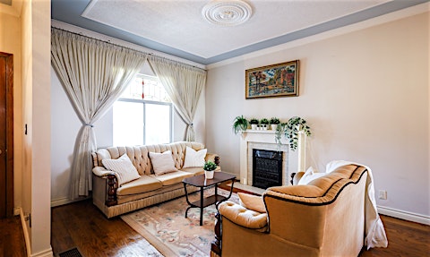 869 Pape Avenue E, Toronto, ON, M4K 3T7