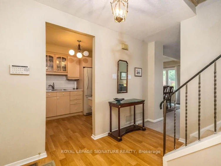 109 Carolbreen Square, Toronto, ON, M1V 1J1 - 4