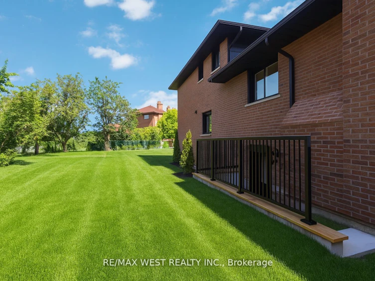 54 Elmartin Drive, Toronto, ON, M1W 3C5 - 46