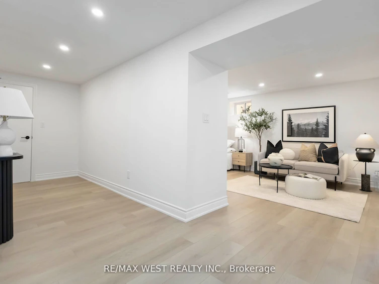 54 Elmartin Drive, Toronto, ON, M1W 3C5 - 36