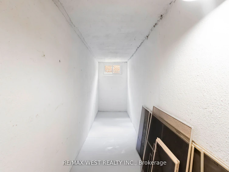 54 Elmartin Drive, Toronto, ON, M1W 3C5 - 45