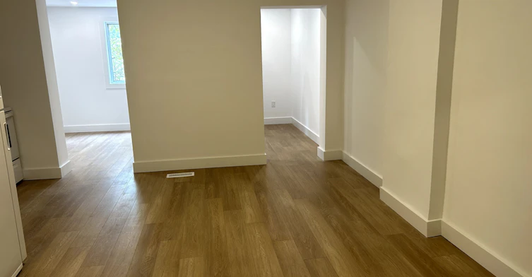 1-1293 Gerrard Street E, Toronto, ON, M4L 1Y8