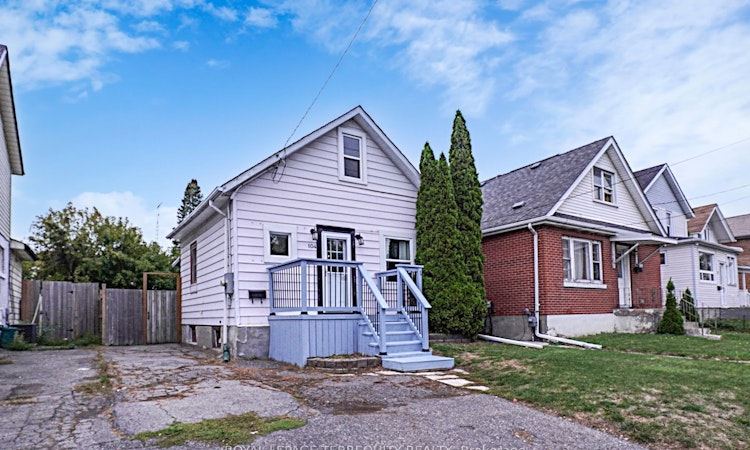 104 Park Road S