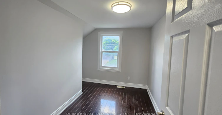 13 Wilson Street N, Oshawa, ON, L1H 6B4 - 9