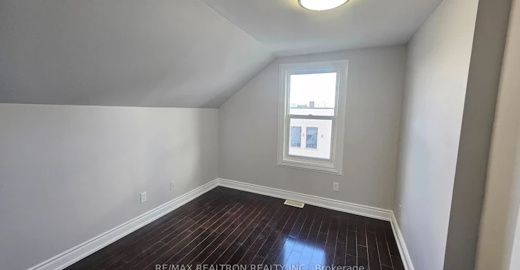 13 Wilson Street N, Oshawa, ON, L1H 6B4 - 11
