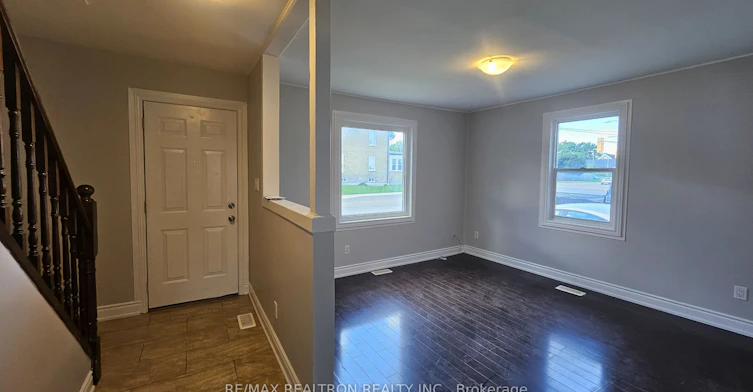 13 Wilson Street N, Oshawa, ON, L1H 6B4 - 4
