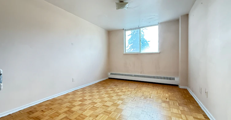 211-500 Dawes Road, Toronto, ON, M4B 2G1 - 4