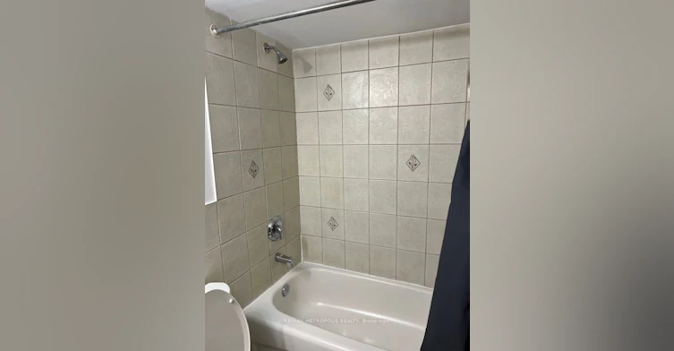 1431 & 1433 Gerrard Street E, Toronto, ON, M4L 1Z7 - 9